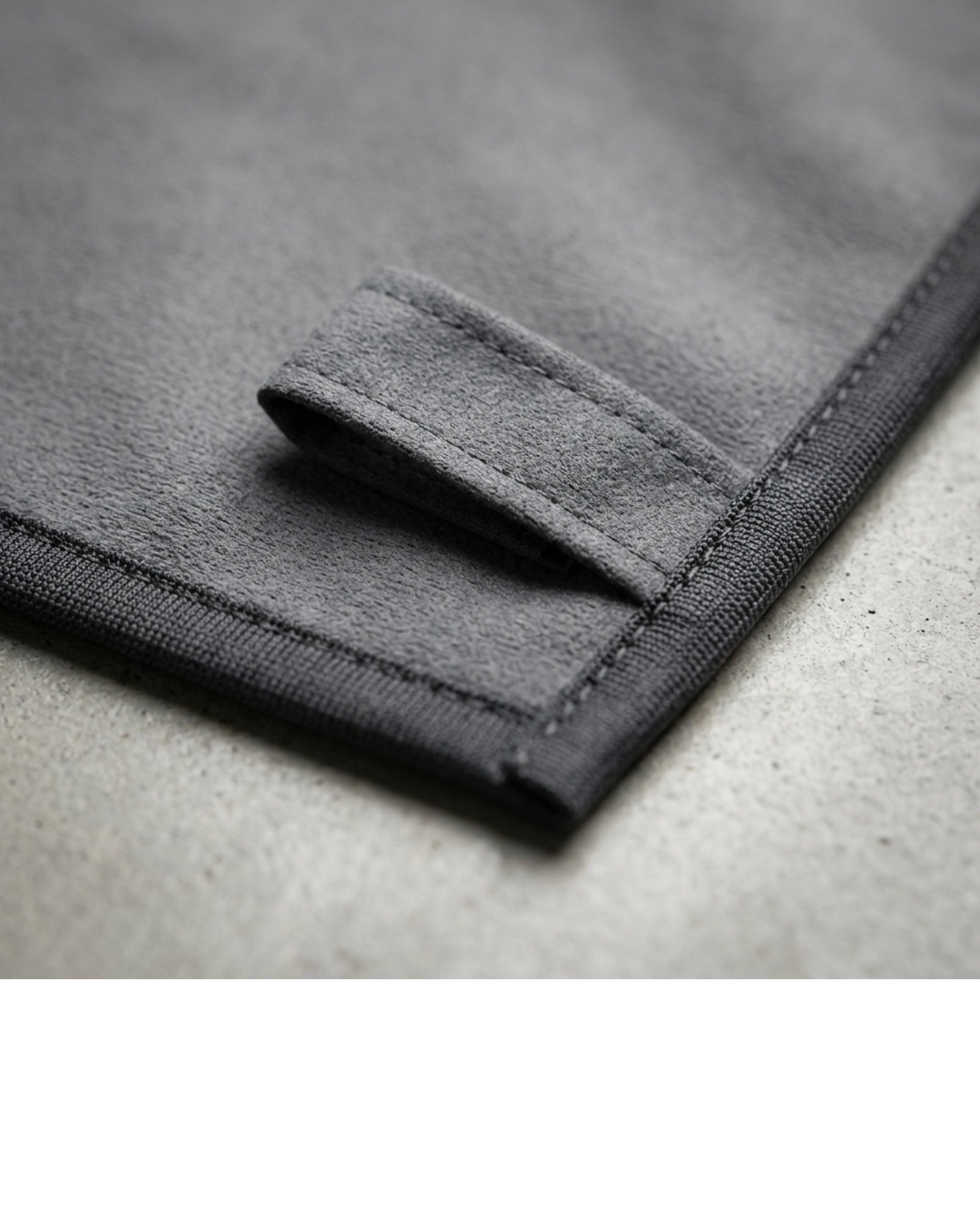 Kovn Long Microfiber Bench Towel 110 x 45 cm Graphite - Detail view