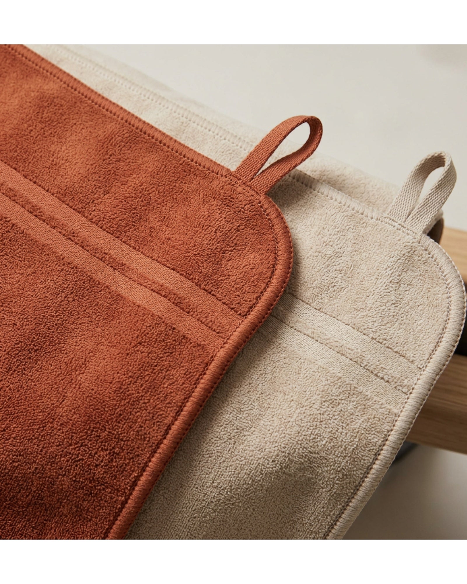 Kovn Compact Sports Towel Pair 45 x 25 cm Rust and Sand - Detail view